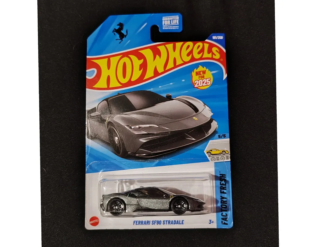 Ferrari SF90 Stradale gris